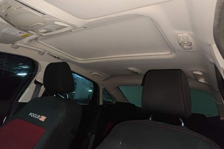 Used Ford Focus 2012 Sedan 1.6L Manual Fashion Edition Headliner