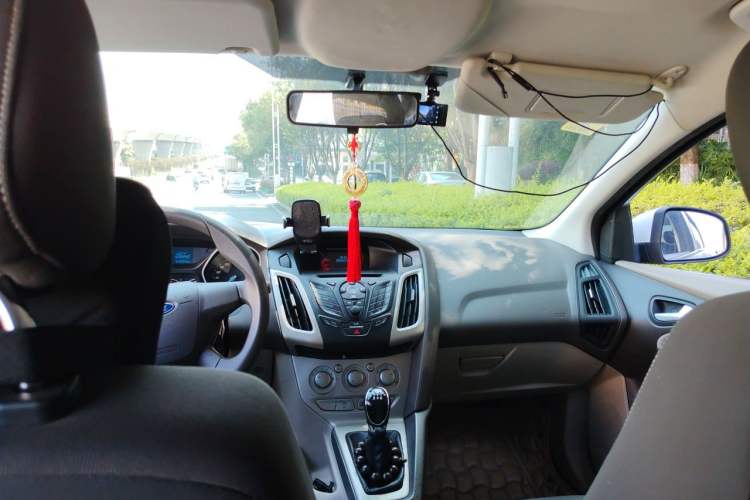 Used Ford Focus 2012 Sedan 1.6L Manual Comfort Model Headliner