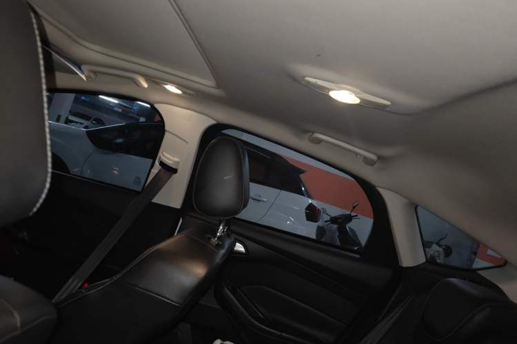 Used Ford Focus 2012 Hatchback 1.6L Automatic Fashion Edition Headliner