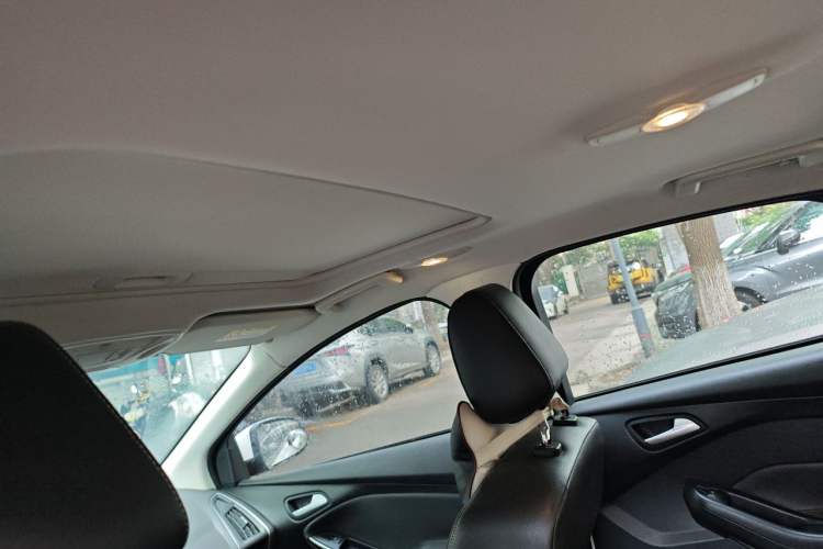 Used Ford Focus 2012 Hatchback 1.6L Automatic Fashion Edition Headliner