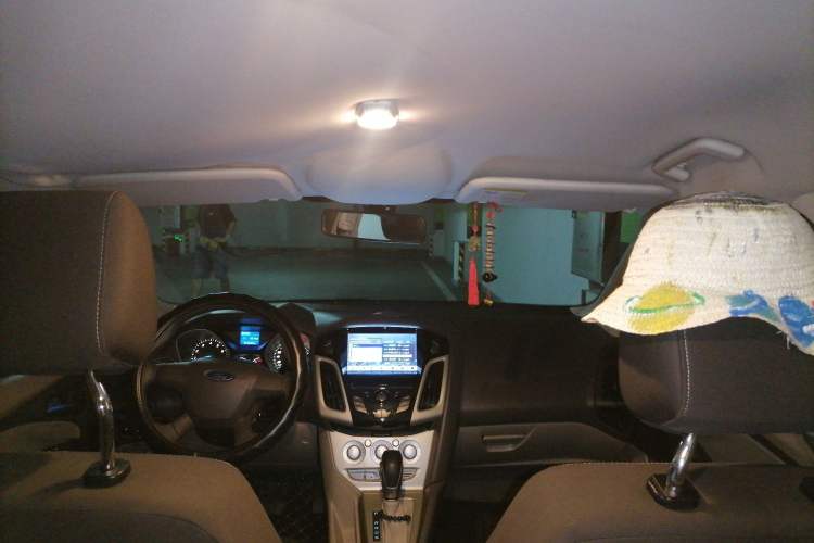 Used Ford Focus 2012 Sedan 1.6L Automatic Comfort Model Headliner