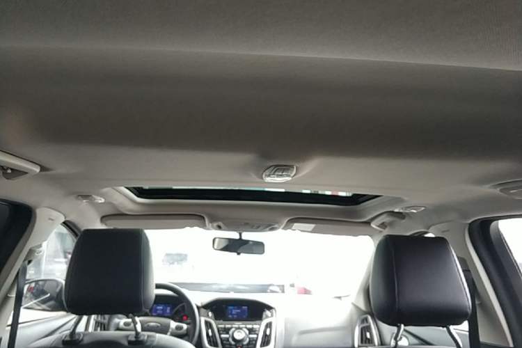 Used Ford Focus 2012 Hatchback 2.0L Automatic Luxury Sport Model Headliner