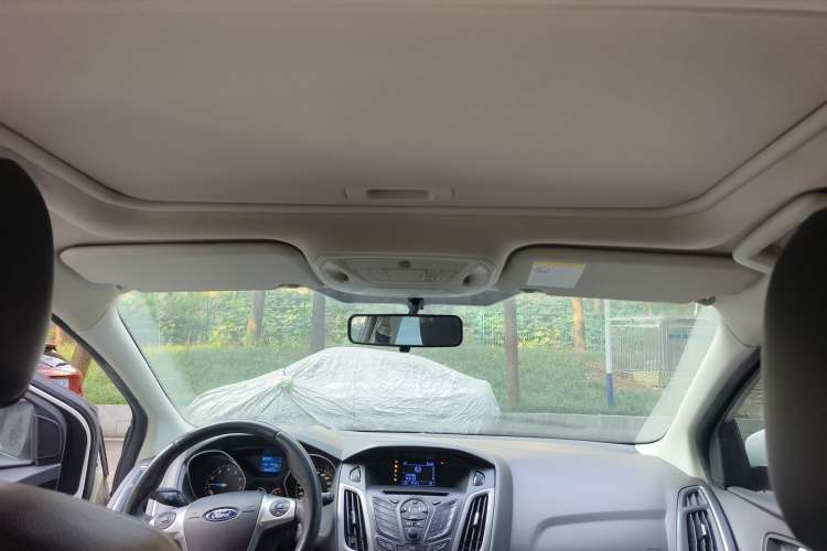 Used Ford Focus 2012 Hatchback 1.6L Automatic Fashion Edition Headliner