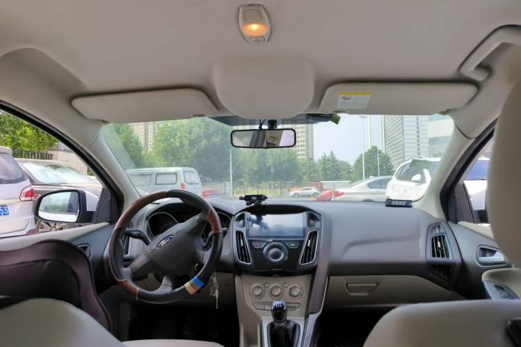 Used Ford Focus 2012 Sedan 1.6L Manual Comfort Model Headliner