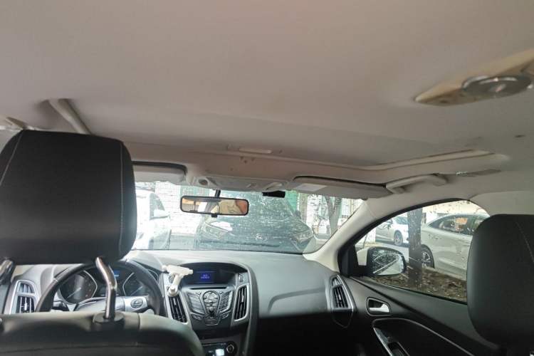 Used Ford Focus 2012 Sedan 1.6L Automatic Fashion Edition Headliner
