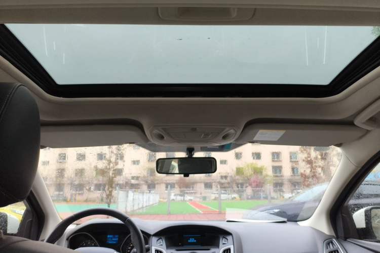 Used Ford Focus 2012 Hatchback 1.6L Automatic Fashion Edition Headliner