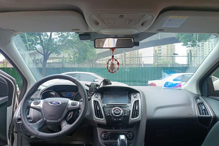 Used Ford Focus 2012 Hatchback 1.6L Automatic Fashion Edition Headliner