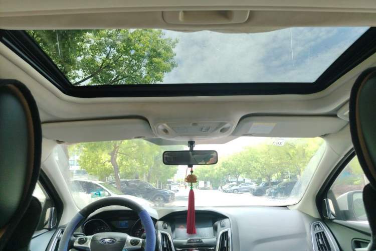 Used Ford Focus 2012 Sedan 1.6L Manual Fashion Edition Headliner