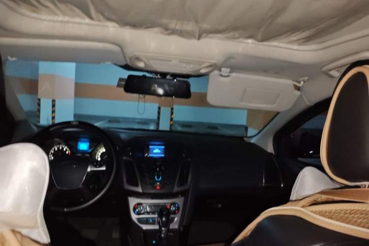 Used Ford Focus 2012 Sedan 1.6L Automatic Fashion Edition Headliner