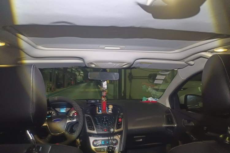 Used Ford Focus 2012 Hatchback 1.6L Manual Fashion Edition Headliner
