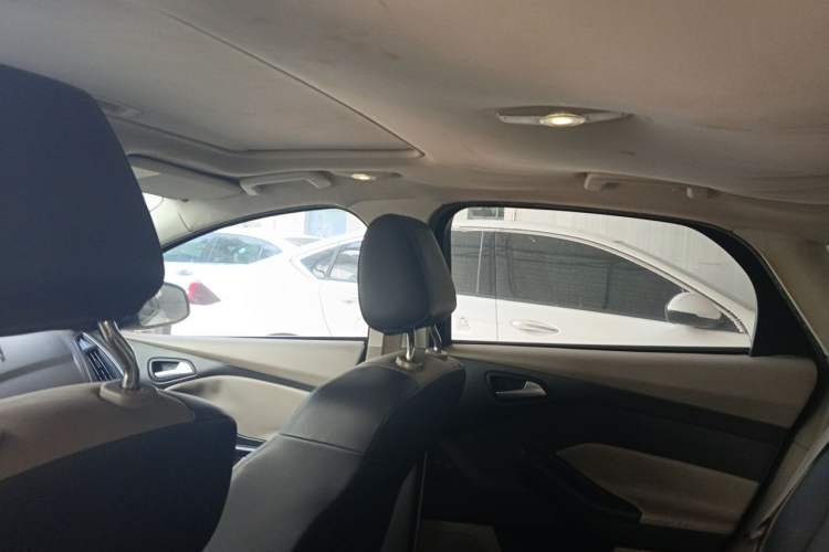 Used Ford Focus 2012 Sedan 1.6L Automatic Fashion Edition Headliner