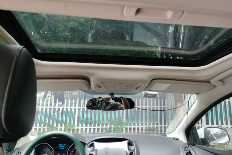 Used Ford Focus 2012 Sedan 1.6L Automatic Fashion Edition Headliner