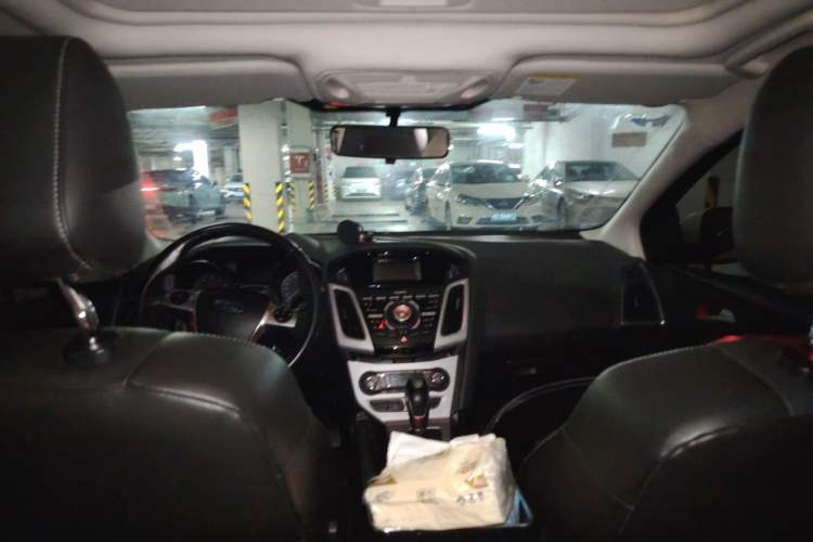 Used Ford Focus 2012 Hatchback 2.0L Automatic Luxury Sport Model Headliner