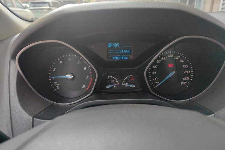 Used Ford Focus 2012 Sedan 1.6L Automatic Comfort Model Instrument Cluster