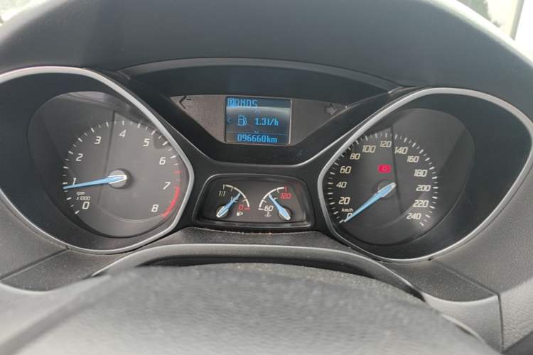 Used Ford Focus 2012 Sedan 1.6L Automatic Fashion Edition Instrument Cluster