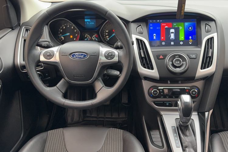 Used Ford Focus 2012 Hatchback 1.6L Automatic Fashion Edition Interior 1
