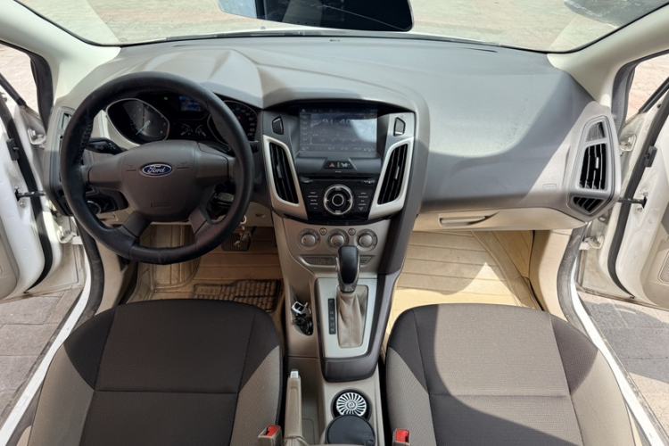 Used Ford Focus 2012 Sedan 1.6L Automatic Comfort Model Interior 1