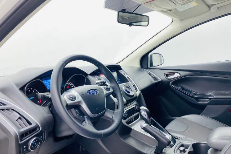 Used Ford Focus 2012 Hatchback 2.0L Automatic Luxury Sport Model Interior 1