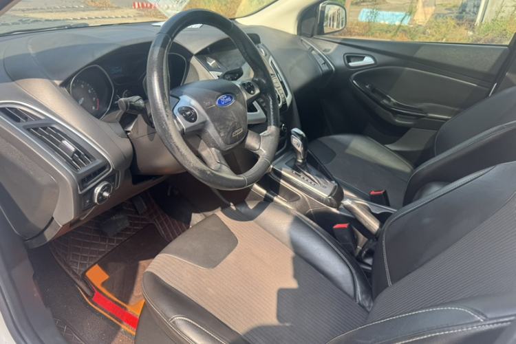 Used Ford Focus 2012 Sedan 1.6L Automatic Fashion Edition Interior 1