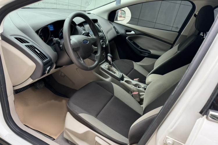 Used Ford Focus 2012 Sedan 1.6L Automatic Comfort Model Interior 1