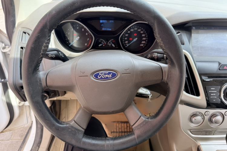 Used Ford Focus 2012 Sedan 1.6L Automatic Comfort Model Interior 2