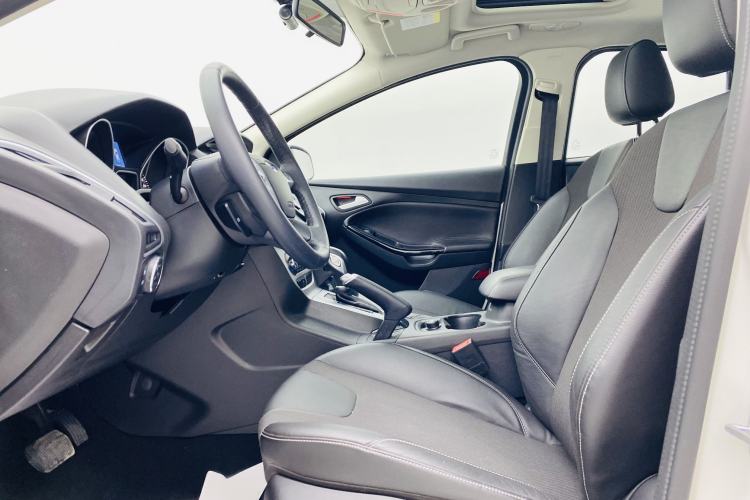 Used Ford Focus 2012 Hatchback 2.0L Automatic Luxury Sport Model Interior 2