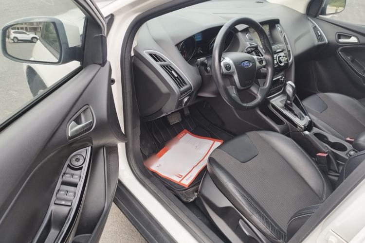 Used Ford Focus 2012 Sedan 1.6L Automatic Fashion Edition Interior 2