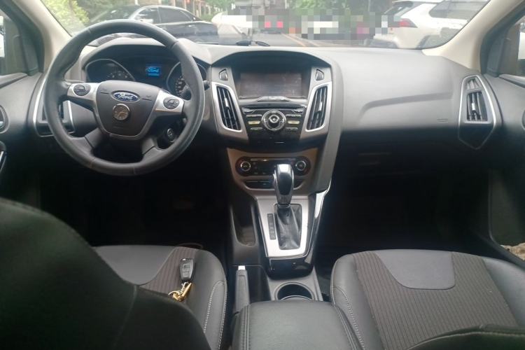 Used Ford Focus 2012 Hatchback 1.6L Automatic Fashion Edition Interior 2