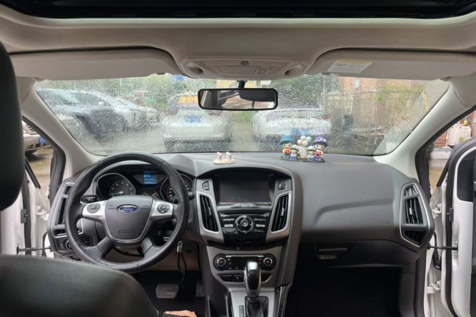 Used Ford Focus 2012 Hatchback 1.6L Automatic Fashion Edition Interior 3