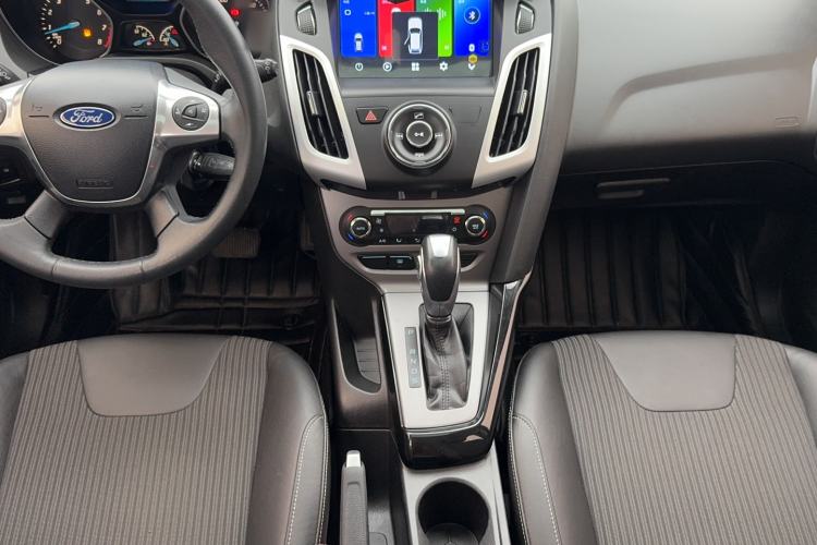 Used Ford Focus 2012 Hatchback 1.6L Automatic Fashion Edition Interior 3