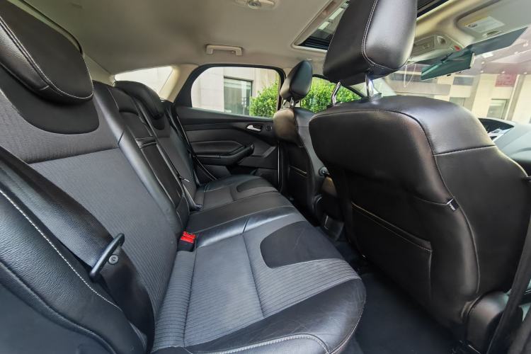 Used Ford Focus 2012 Hatchback 2.0L Automatic Luxury Sport Model Interior 3