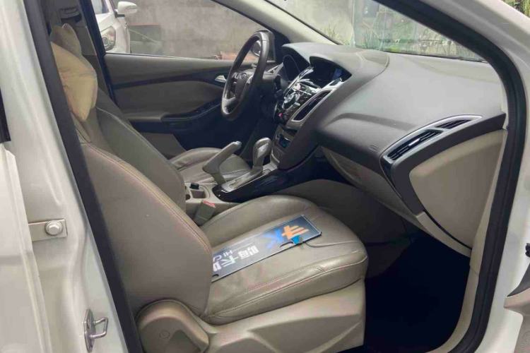 Used Ford Focus 2012 Sedan 2.0L Automatic Flagship Model Interior 3