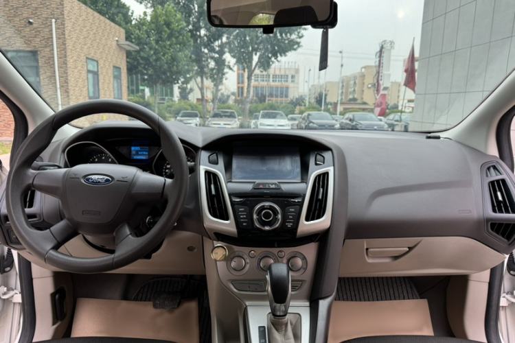 Used Ford Focus 2012 Sedan 1.6L Automatic Comfort Model Interior 3