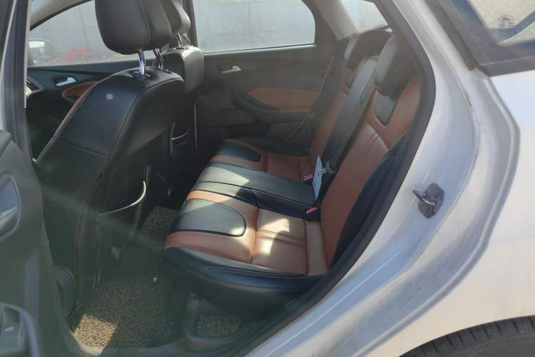 Used Ford Focus 2012 Hatchback 1.6L Automatic Comfort Model Interior 4