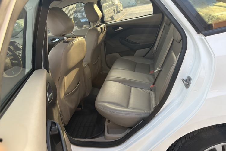 Used Ford Focus 2012 Sedan 1.6L Automatic Comfort Model Interior 4