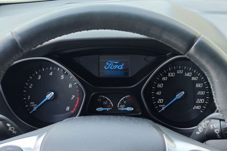 Used Ford Focus 2012 Hatchback 1.6L Manual Fashion Edition Interior 5