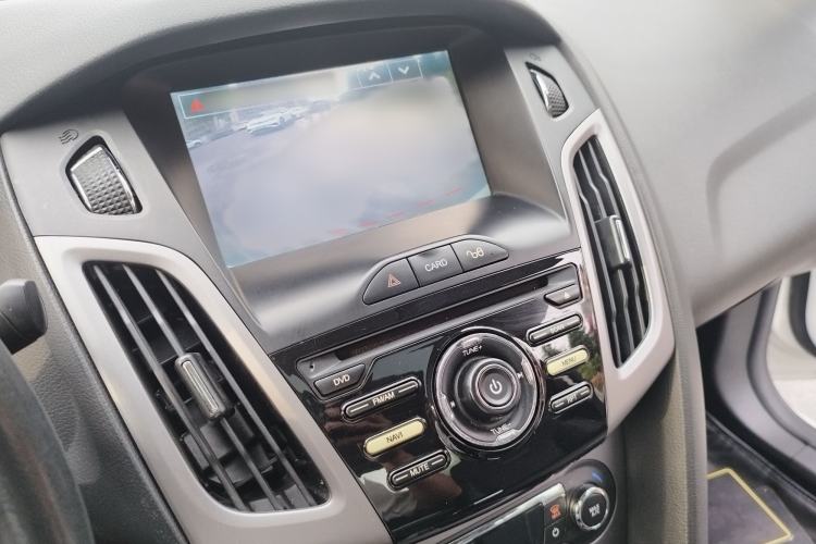 Used Ford Focus 2012 Sedan 1.6L Automatic Fashion Edition Interior 6