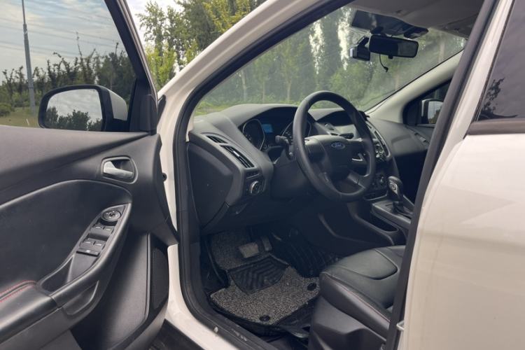 Used Ford Focus 2012 Hatchback 1.6L Automatic Comfort Model Interior 7