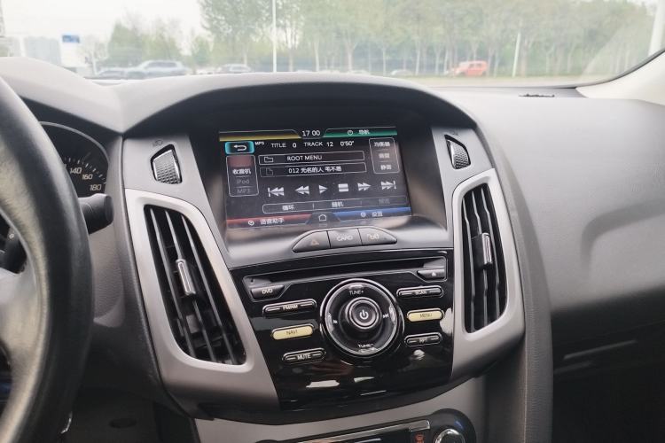 Used Ford Focus 2012 Sedan 1.6L Automatic Fashion Edition Interior 8