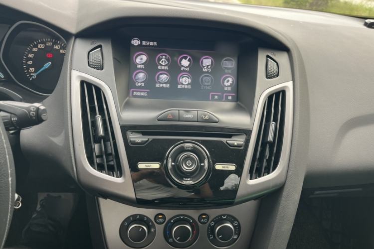 Used Ford Focus 2012 Hatchback 1.6L Automatic Comfort Model Interior 9