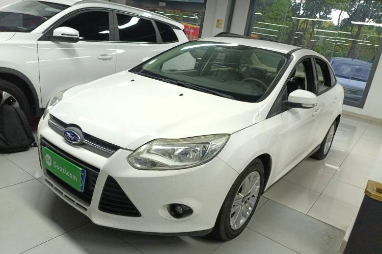 Ford Focus 2012 Sedan 1.6L Automatic Comfort Model usado Guazi used car, China used car export, Used car for sale, Used cars, Cheapest cars for sale