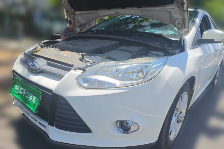 Used Ford Focus 2012 Hatchback 1.6L Manual Fashion Edition Guazi used car, China used car export, Used car for sale, Used cars, Cheapest cars for sale