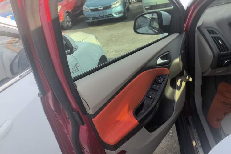 Used Ford Focus 2012 Sedan 1.6L Automatic Comfort Model Left Front Door Interior