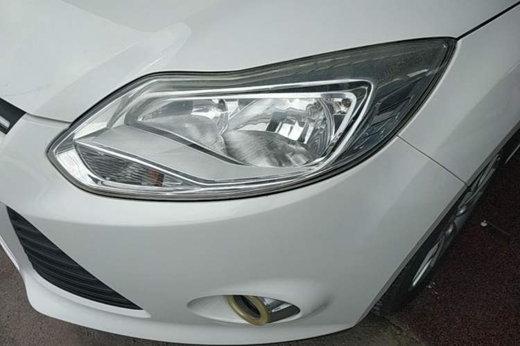 Used Ford Focus 2012 Sedan 1.6L Manual Comfort Model Left Front Headlight