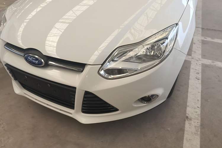 Used Ford Focus 2012 Sedan 1.6L Automatic Fashion Edition Left Front Headlight