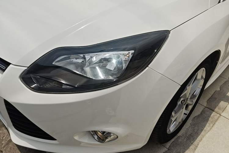 Used Ford Focus 2012 Hatchback 2.0L Automatic Luxury Sport Model Left Front Headlight