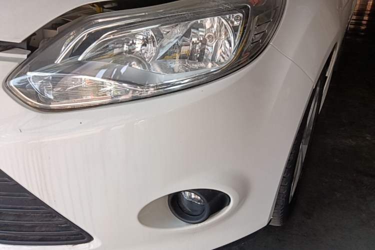 Used Ford Focus 2012 Hatchback 2.0L Automatic Luxury Sport Model Left Front Headlight