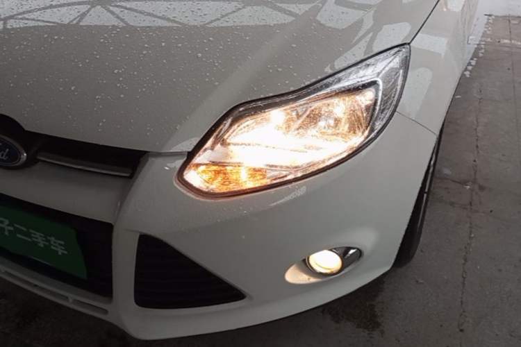 Used Ford Focus 2012 Hatchback 1.6L Manual Fashion Edition Left Front Headlight