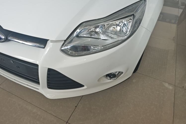 Used Ford Focus 2012 Sedan 1.6L Automatic Fashion Edition Left Front Headlight