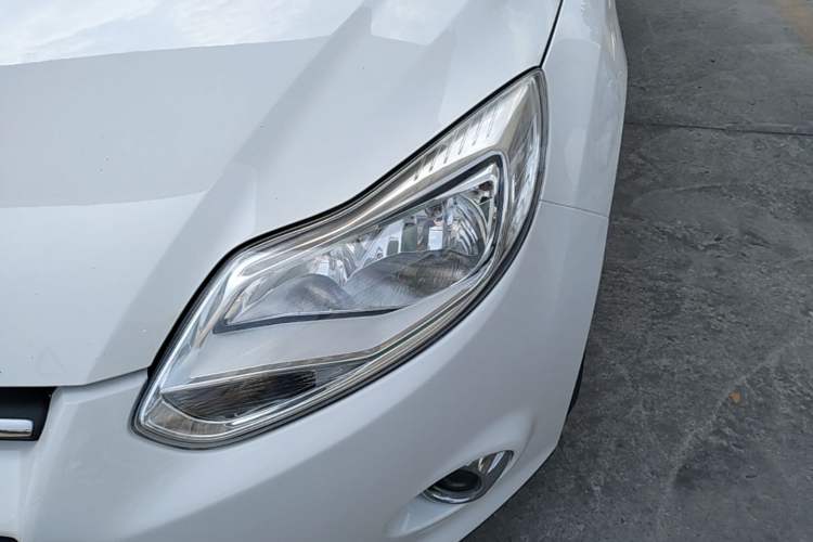 Used Ford Focus 2012 Sedan 1.6L Automatic Fashion Edition Left Front Headlight